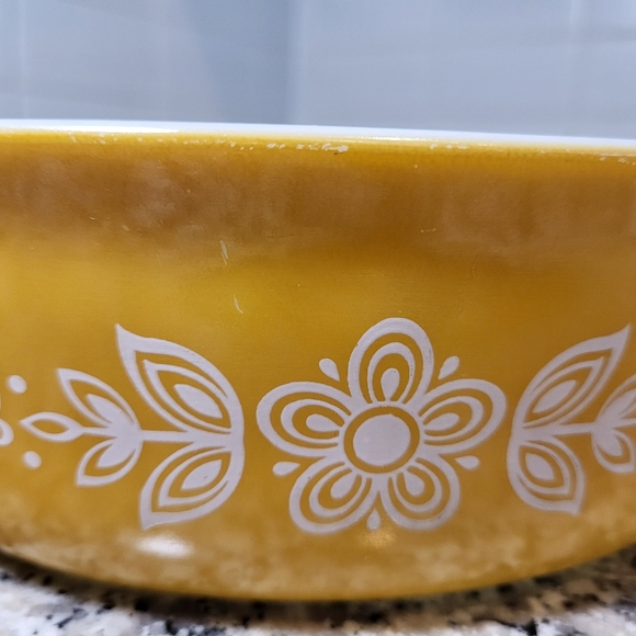 Vintage Butterfly Gold Pyrex Oval Casserole Dish 1.5qt - Picture 4 of 5